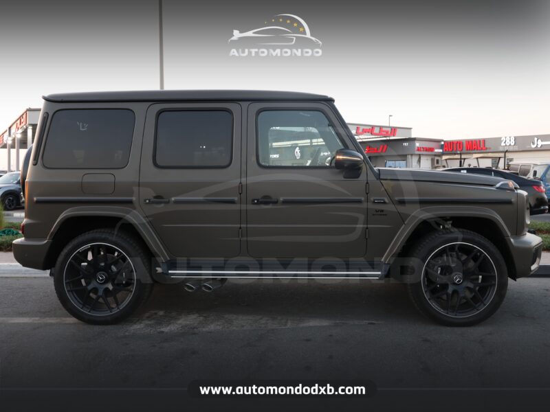 Mercedes-Benz AMG G63 Dark Olive Magno 2025