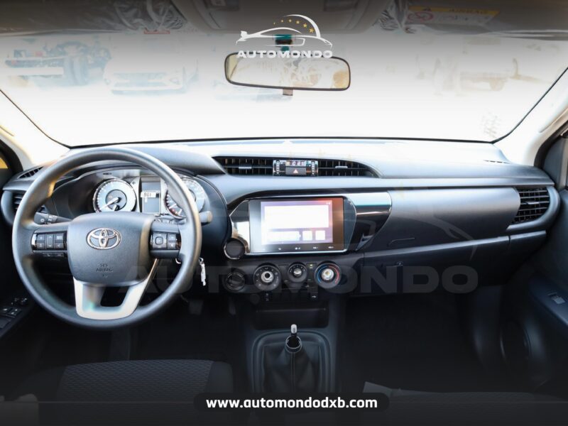 Toyota Hilux 2.4L DiffLock DC 4X4 White 2024