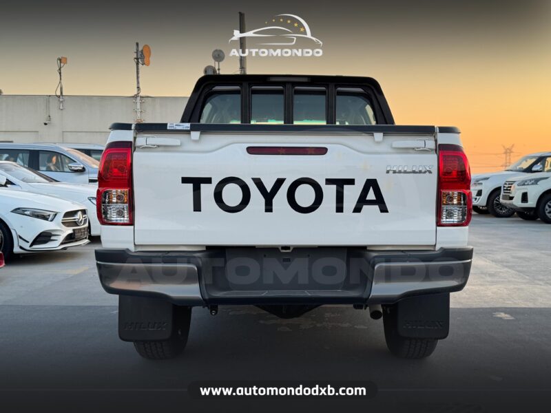 Toyota Hilux 2.4L Diesel DC White 2024