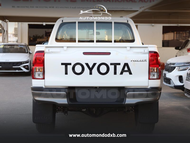 Toyota Hilux 2.4L DiffLock DC 4X4 White 2024