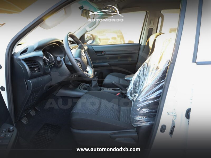 Toyota Hilux 2.4L DiffLock DC 4X4 White 2024