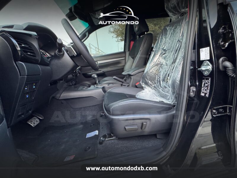 Toyota Hilux GR Sport 2.8L Black 2024