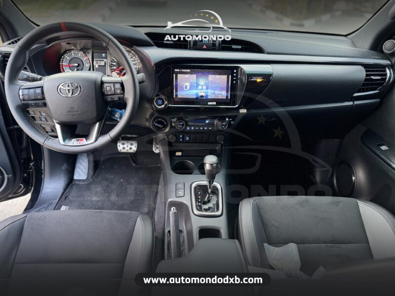 Toyota Hilux GR Sport 2.8L Black 2024