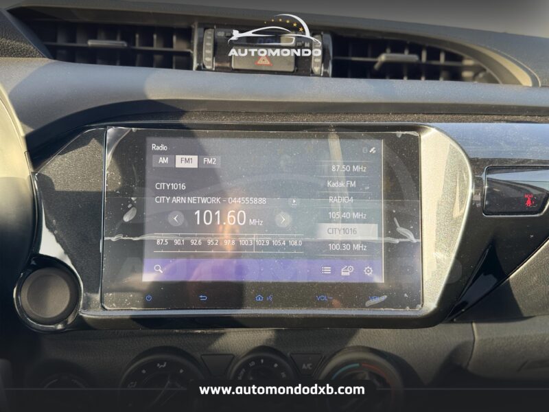 Toyota Hilux DC 2.4L D4D White 2024