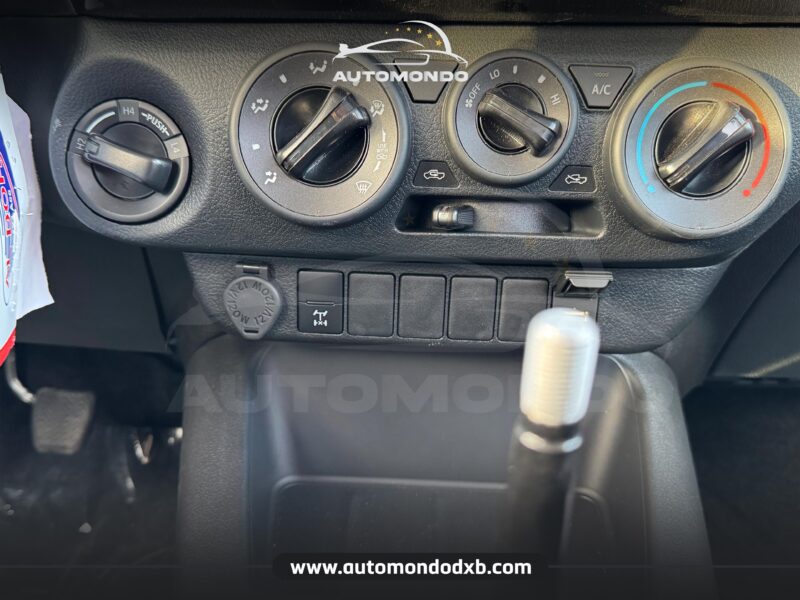 Toyota Hilux DC 2.4L D4D White 2024