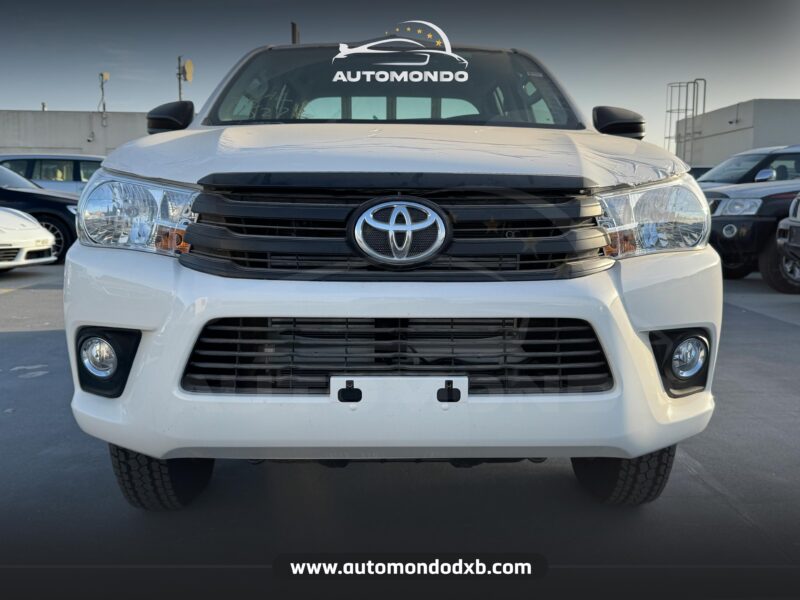 Toyota Hilux DC 2.4L D4D White 2024