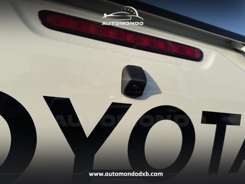 Toyota Hilux DC 2.4L D4D White 2024