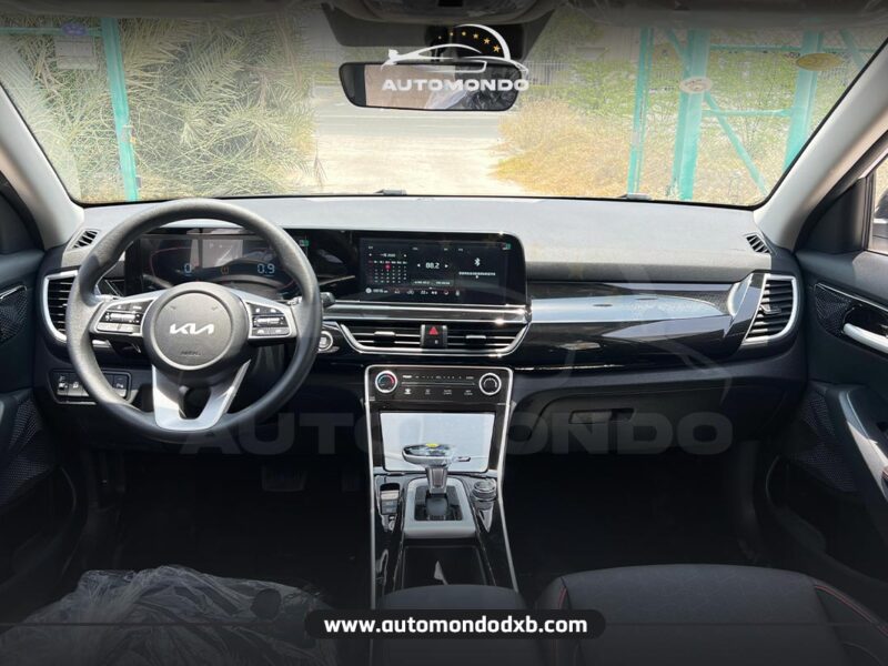 Kia Seltos 1.5L White Black Roof 2025
