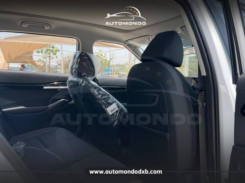 Kia Seltos 1.5L White Black Roof 2025