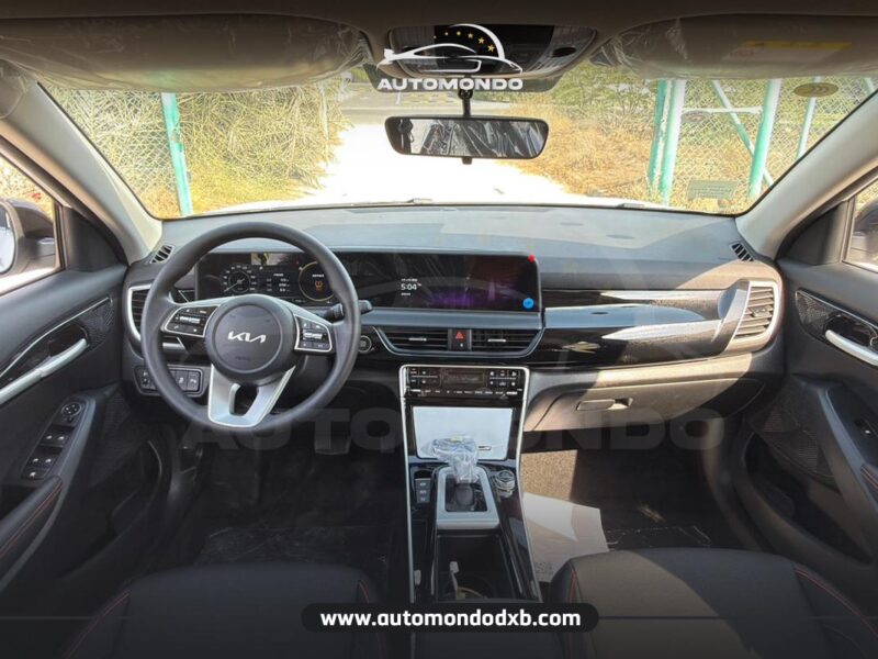 Kia Seltos 1.5L White Black Roof 2026