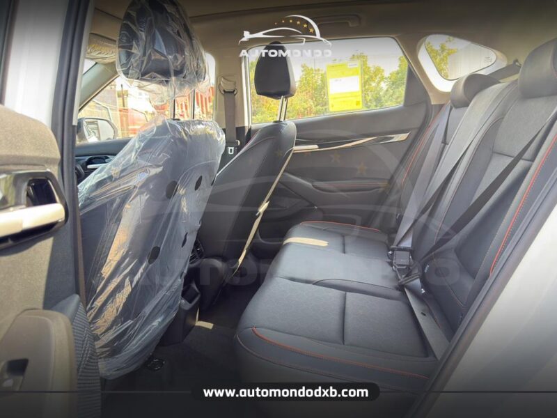 Kia Seltos 1.5L White Black Roof 2026